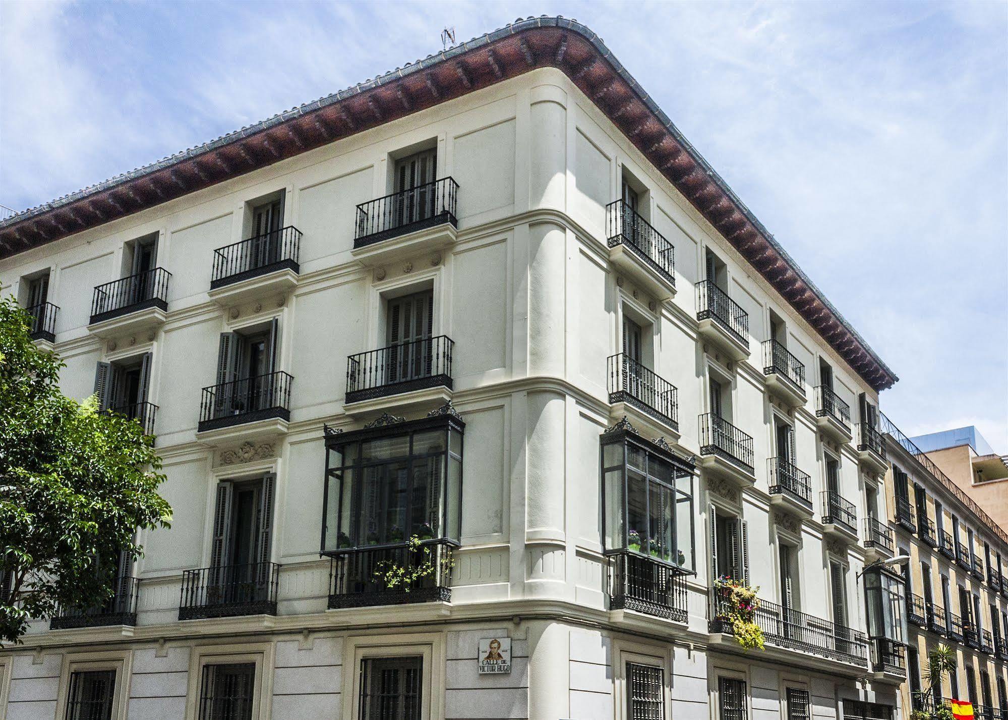 Gran Via Suites Madrid Bagian luar foto